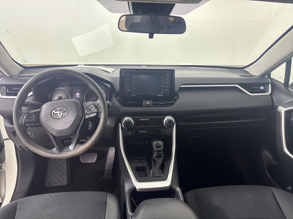 2021 Super White Toyota RAV4 LE FWD SUV