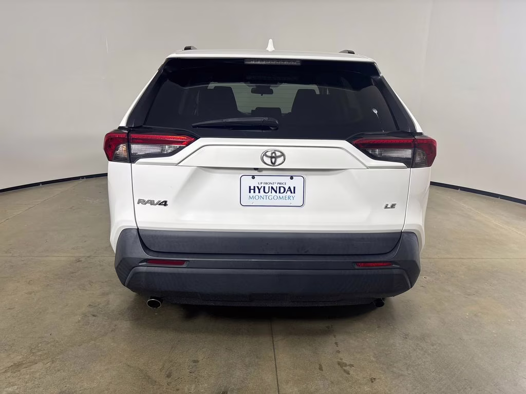 2021 Super White Toyota RAV4 LE FWD SUV