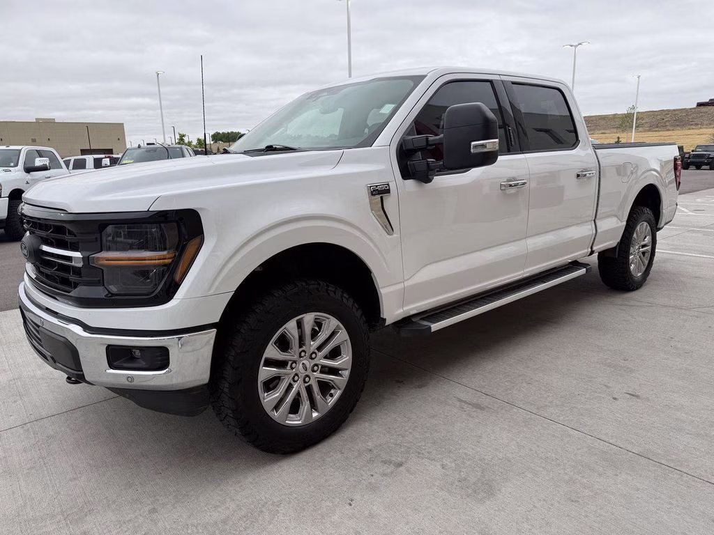 2024 Oxford White Ford F-150 XLT 4X4 Truck