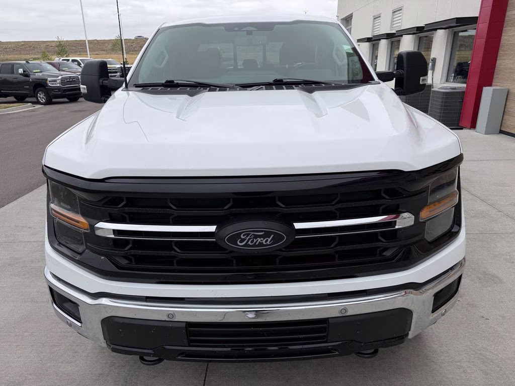 2024 Oxford White Ford F-150 XLT 4X4 Truck