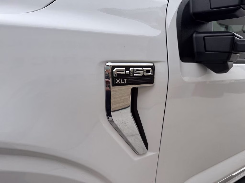 2024 Oxford White Ford F-150 XLT 4X4 Truck