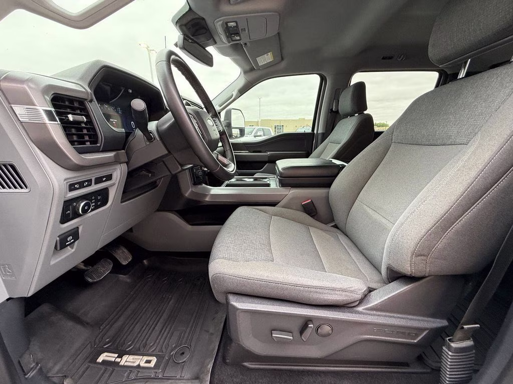 2024 Oxford White Ford F-150 XLT 4X4 Truck