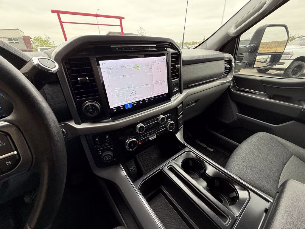 2024 Oxford White Ford F-150 XLT 4X4 Truck