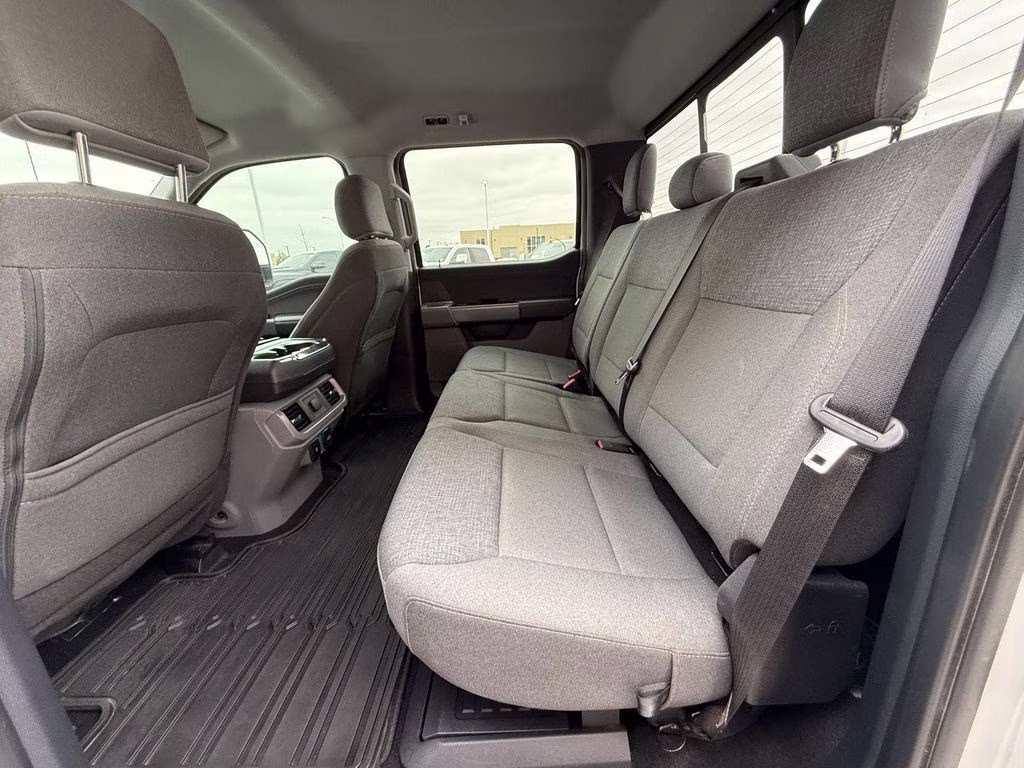 2024 Oxford White Ford F-150 XLT 4X4 Truck