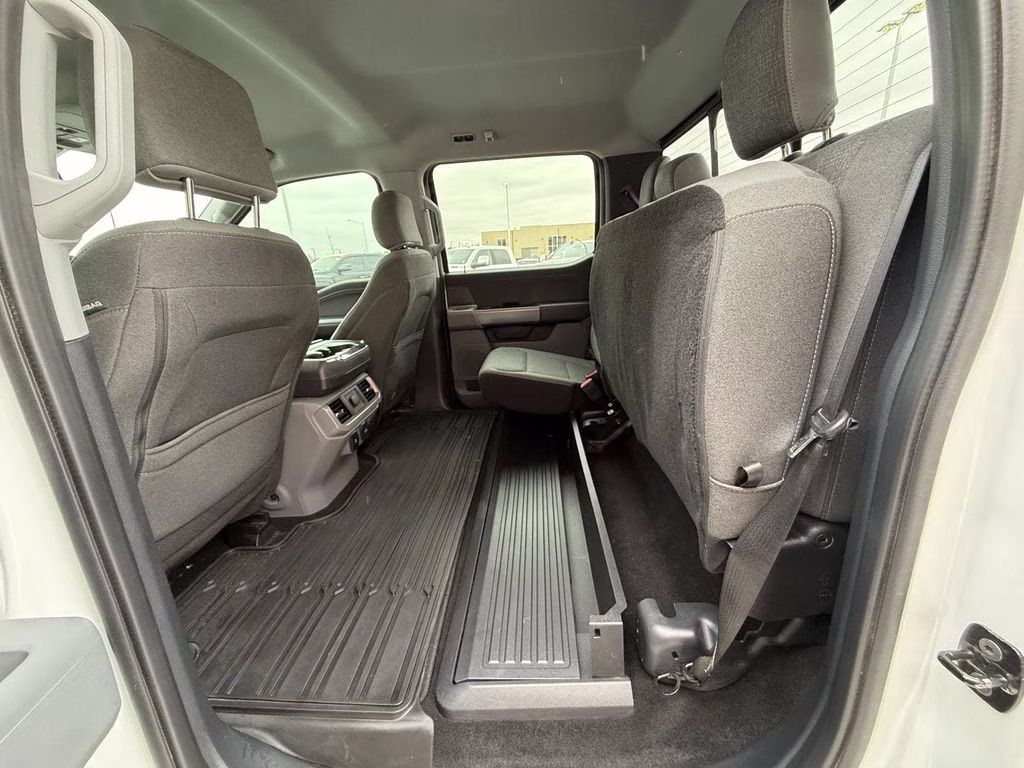 2024 Oxford White Ford F-150 XLT 4X4 Truck