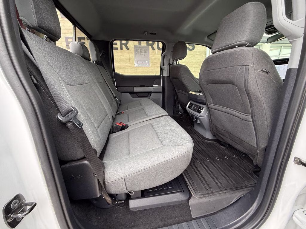 2024 Oxford White Ford F-150 XLT 4X4 Truck