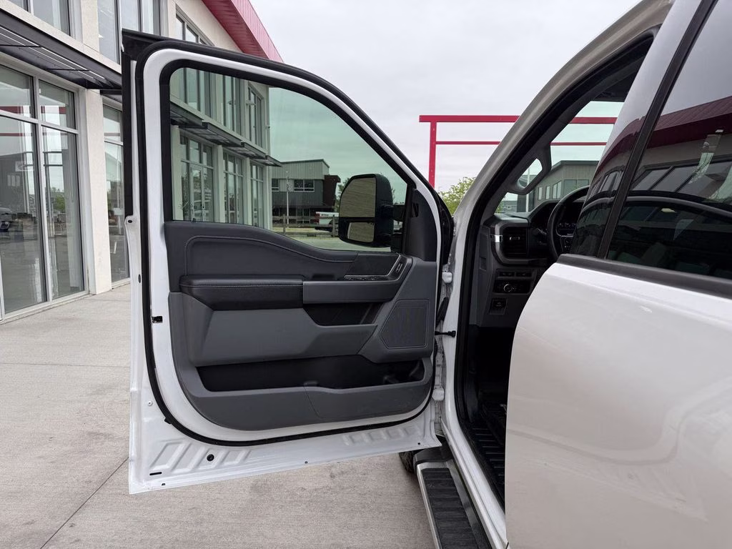 2024 Oxford White Ford F-150 XLT 4X4 Truck