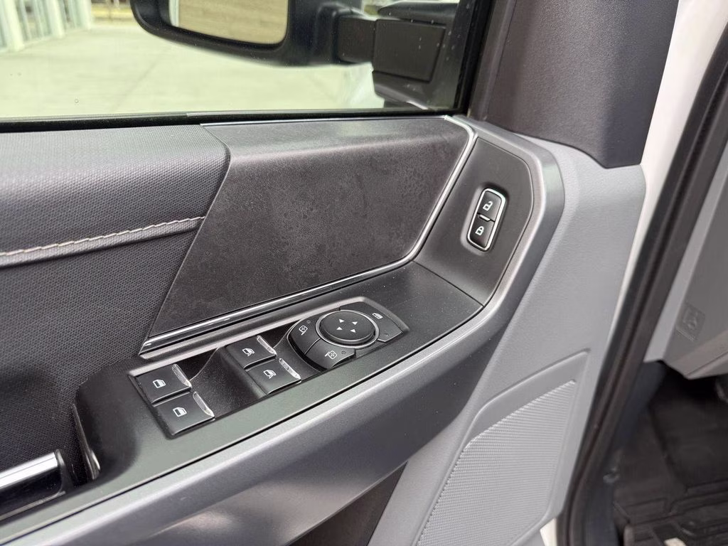 2024 Oxford White Ford F-150 XLT 4X4 Truck
