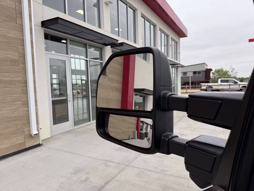 2024 Oxford White Ford F-150 XLT 4X4 Truck