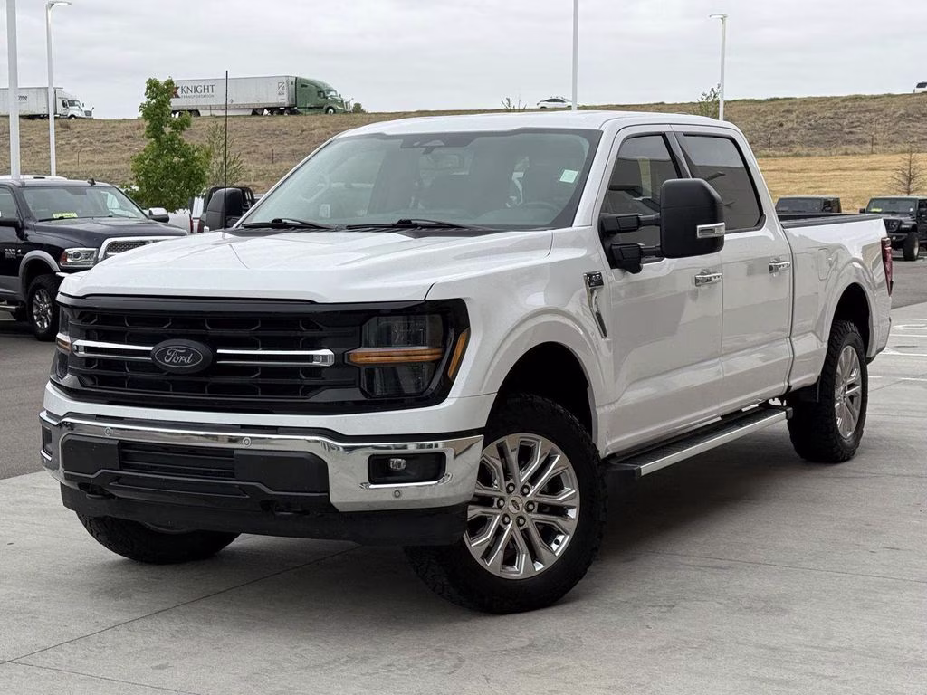 2024 Oxford White Ford F-150 XLT 4X4 Truck
