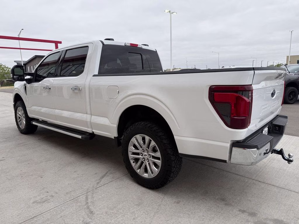 2024 Oxford White Ford F-150 XLT 4X4 Truck