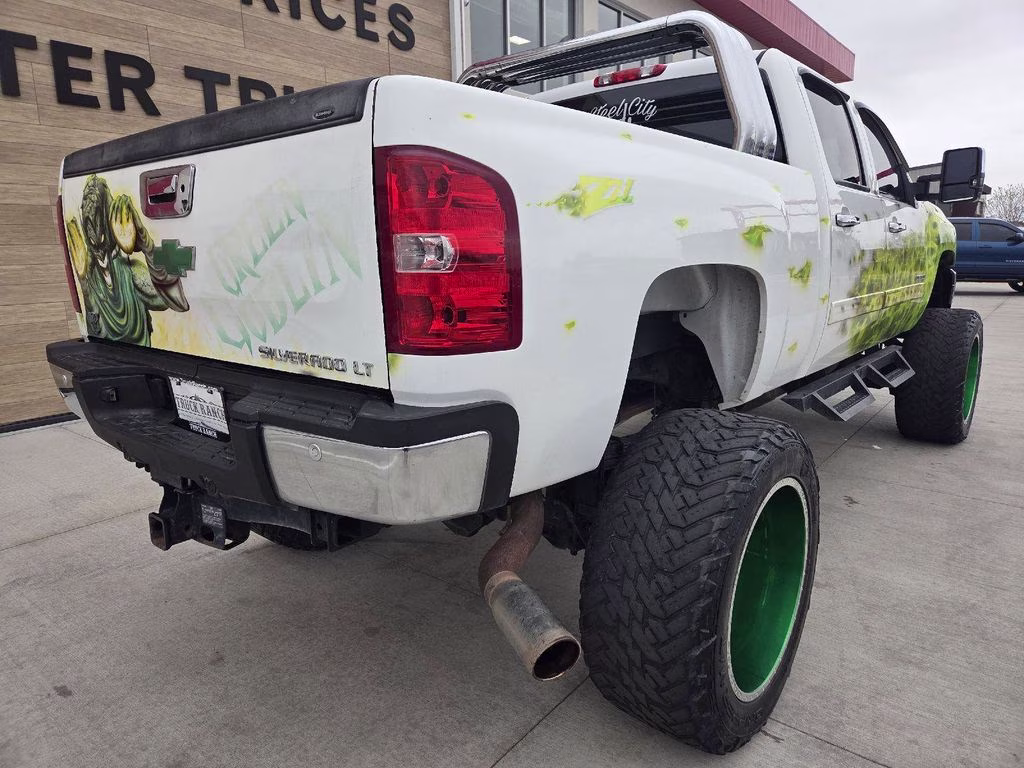 2013 Summit White Chevrolet Silverado 2500HD LT 4X4 Truck