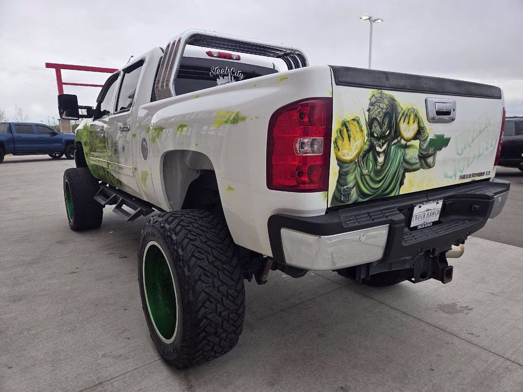 2013 Summit White Chevrolet Silverado 2500HD LT 4X4 Truck