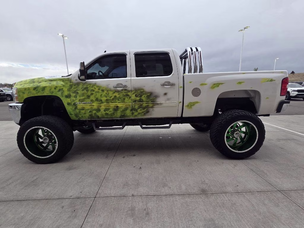 2013 Summit White Chevrolet Silverado 2500HD LT 4X4 Truck