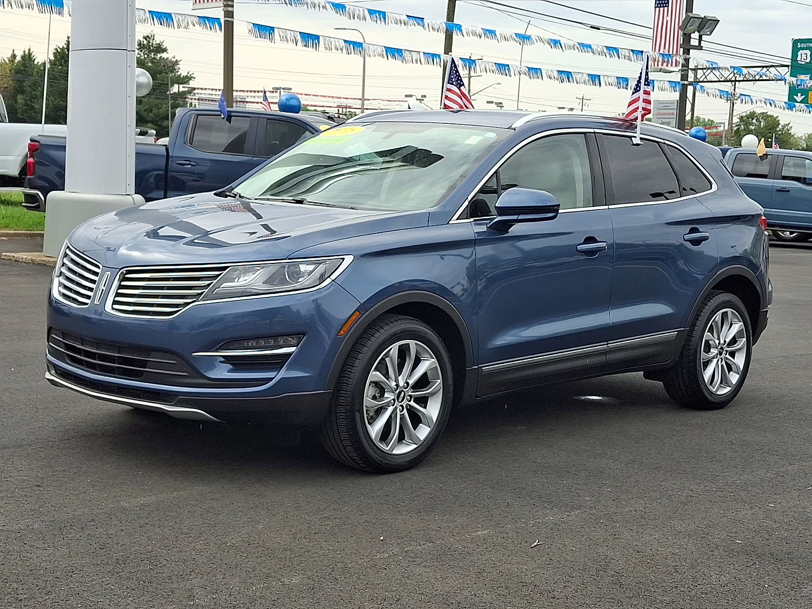 2018 Blue Diamond Metallic - FT Lincoln MKC Select FWD