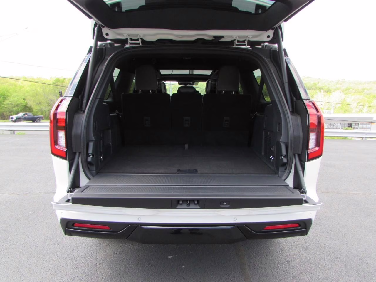 2026 Star White Metallic Tri-Coat Ford Expedition Max Platinum 4X4 SUV