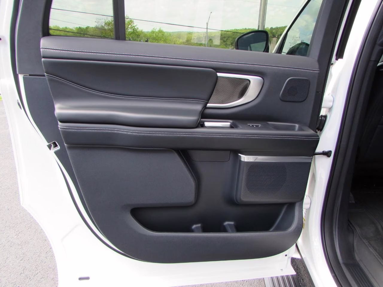 2026 Star White Metallic Tri-Coat Ford Expedition Max Platinum 4X4 SUV
