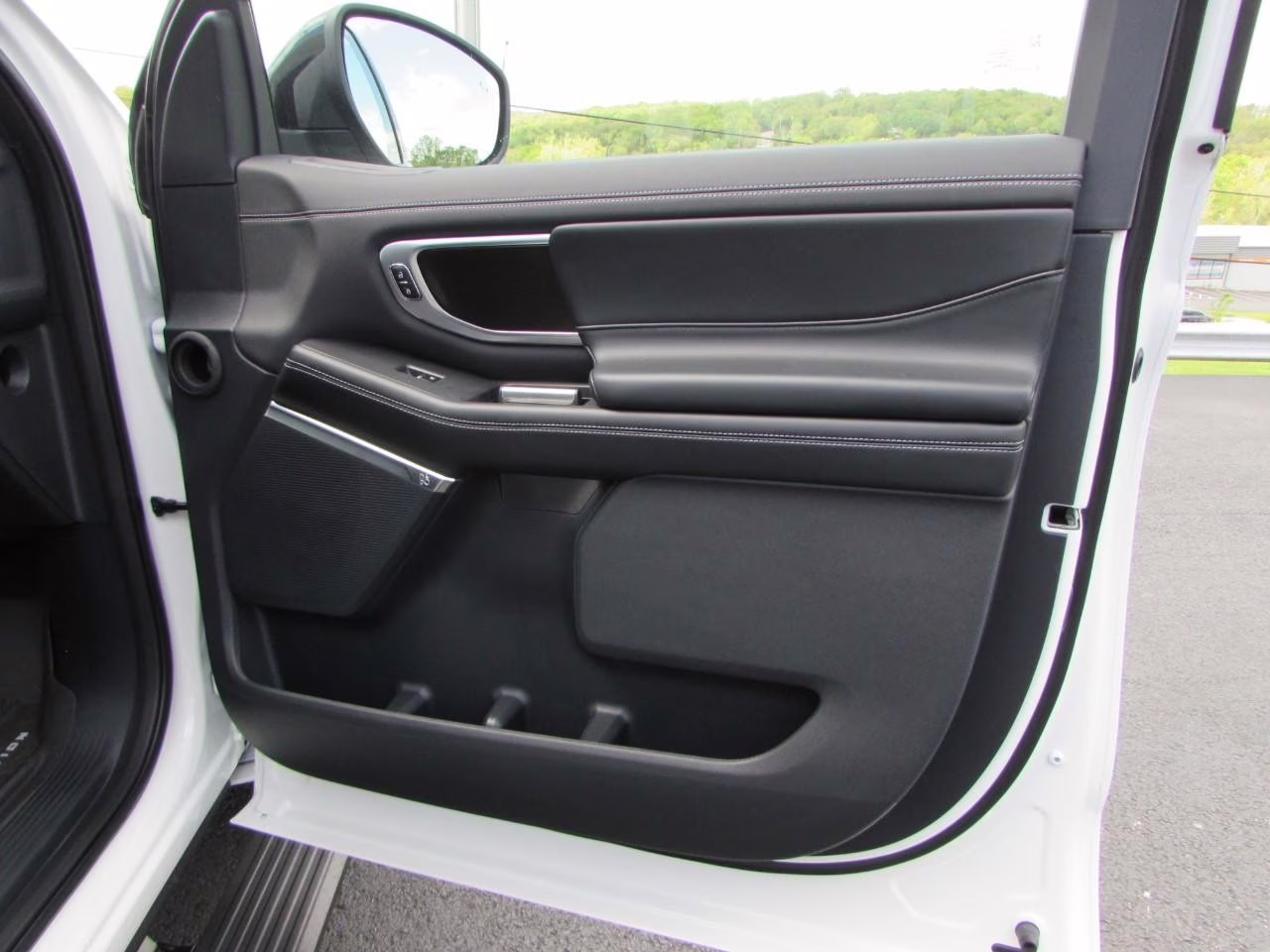 2026 Star White Metallic Tri-Coat Ford Expedition Max Platinum 4X4 SUV