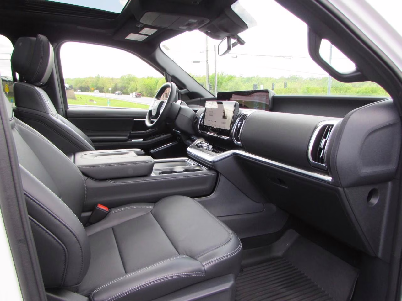 2026 Star White Metallic Tri-Coat Ford Expedition Max Platinum 4X4 SUV