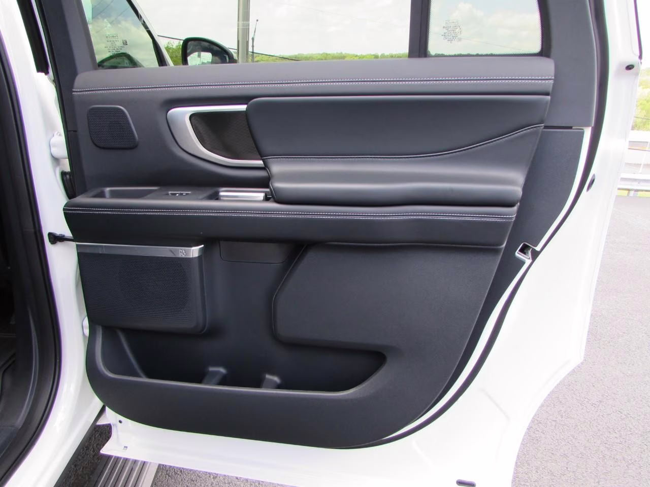 2026 Star White Metallic Tri-Coat Ford Expedition Max Platinum 4X4 SUV
