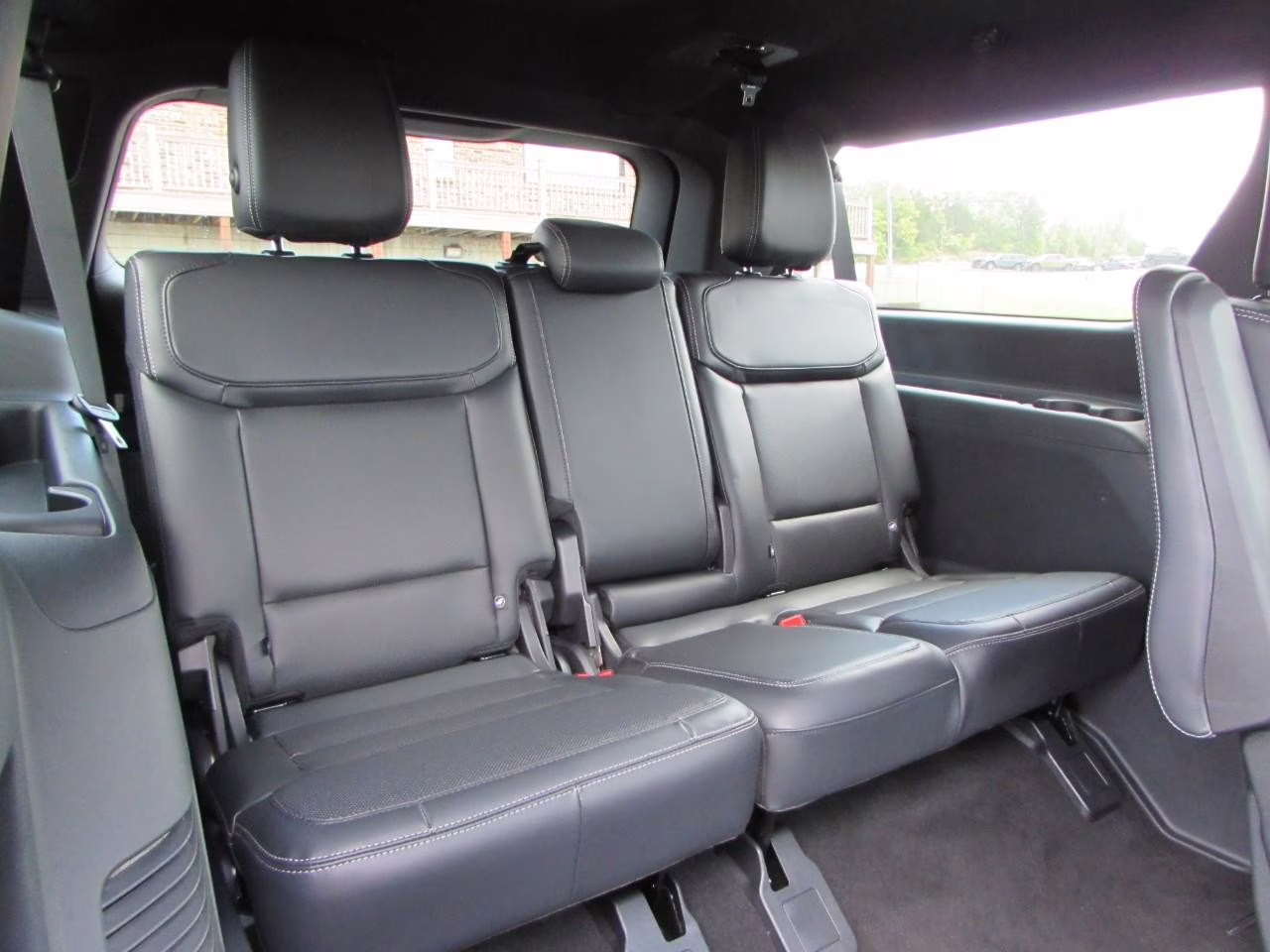 2026 Star White Metallic Tri-Coat Ford Expedition Max Platinum 4X4 SUV