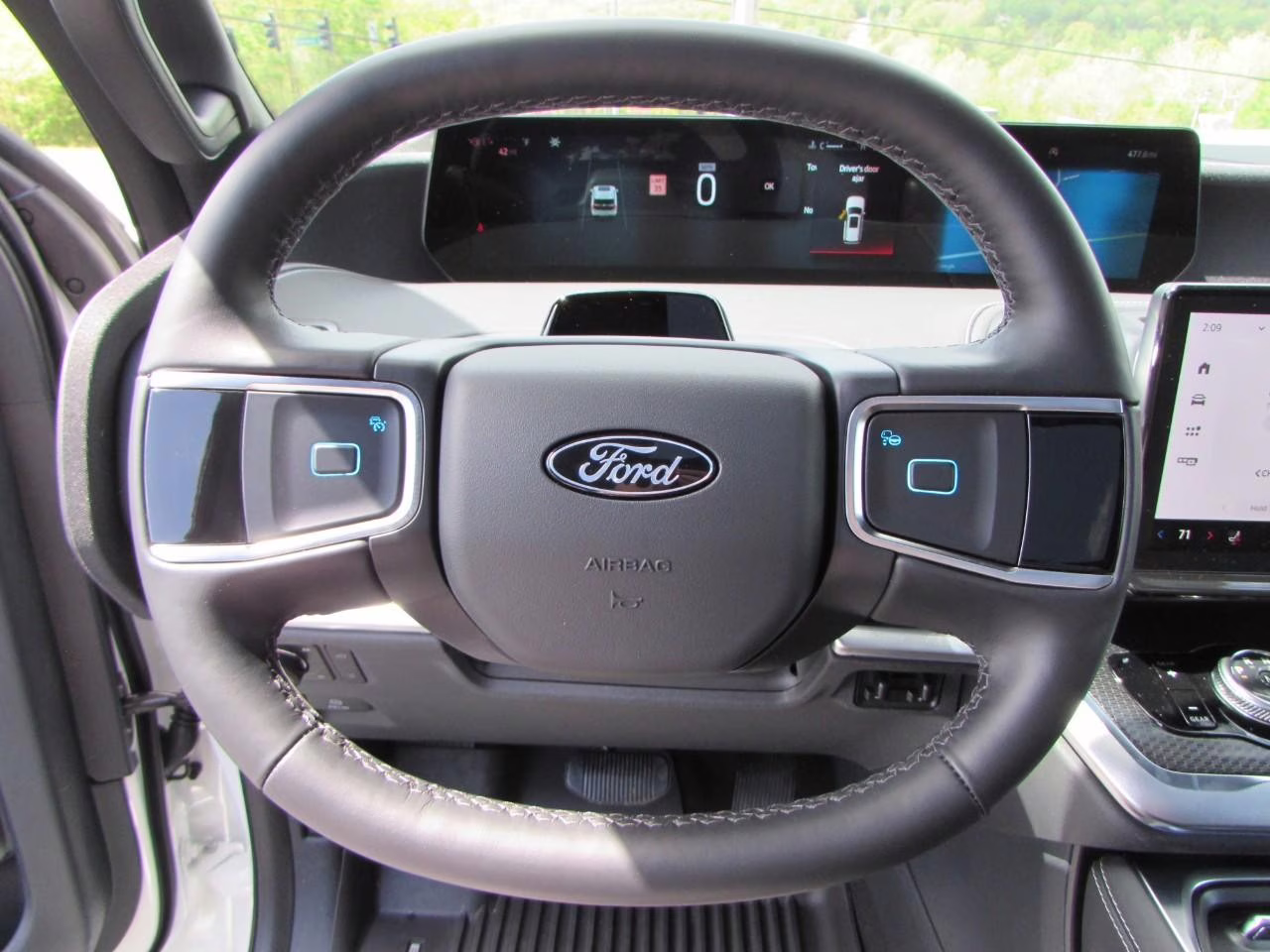2026 Star White Metallic Tri-Coat Ford Expedition Max Platinum 4X4 SUV