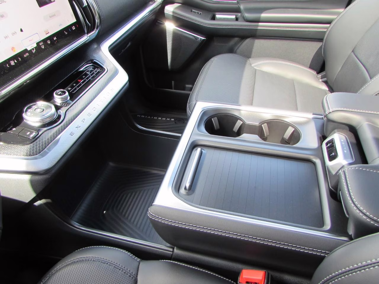 2026 Star White Metallic Tri-Coat Ford Expedition Max Platinum 4X4 SUV
