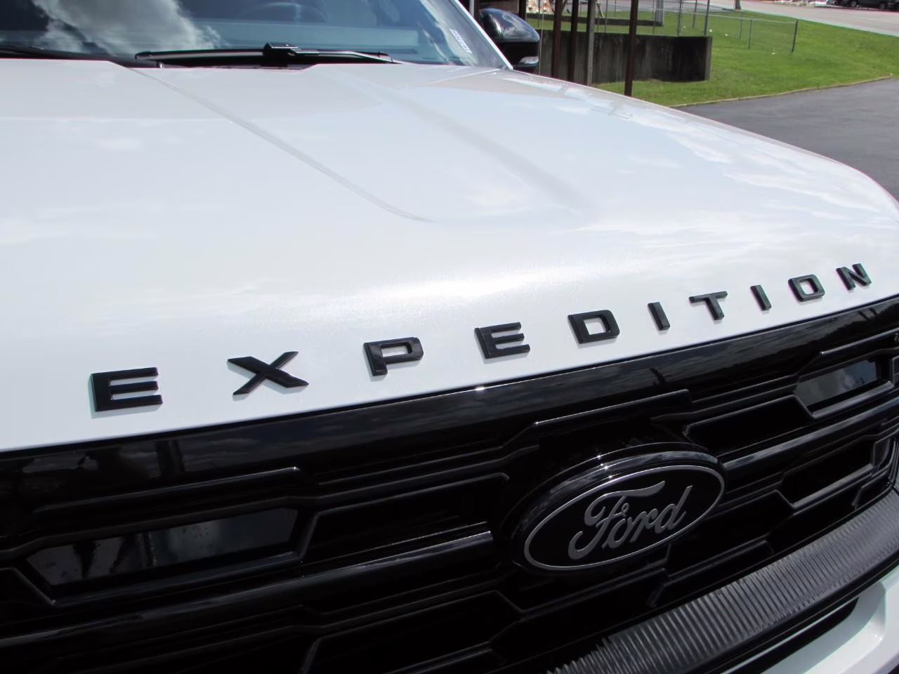 2026 Star White Metallic Tri-Coat Ford Expedition Max Platinum 4X4 SUV