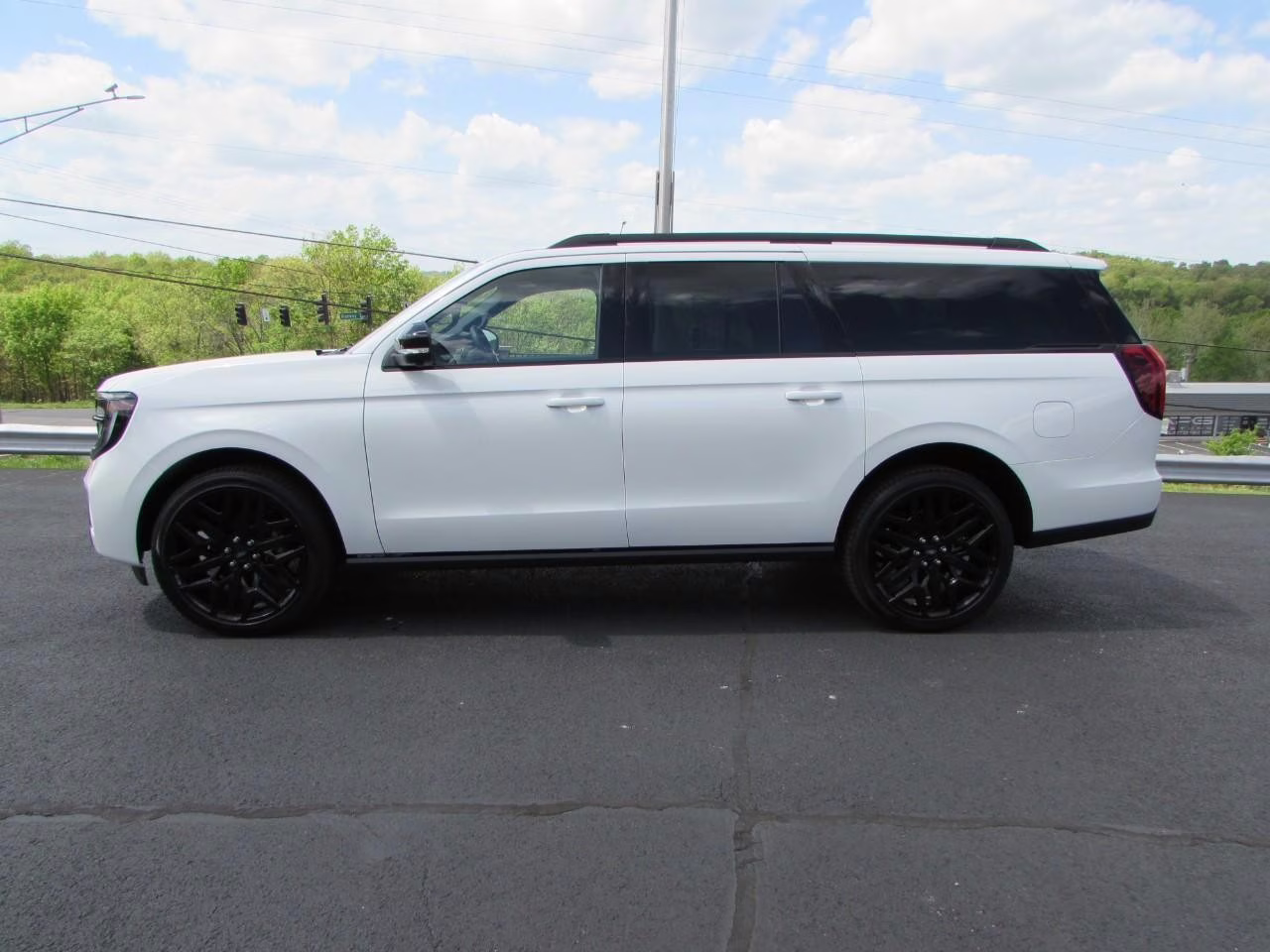 2026 Star White Metallic Tri-Coat Ford Expedition Max Platinum 4X4 SUV