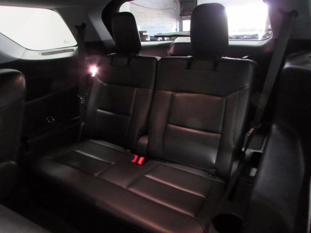 2020 Star White Metallic Tri-Coat Ford Explorer XLT 4X4 SUV