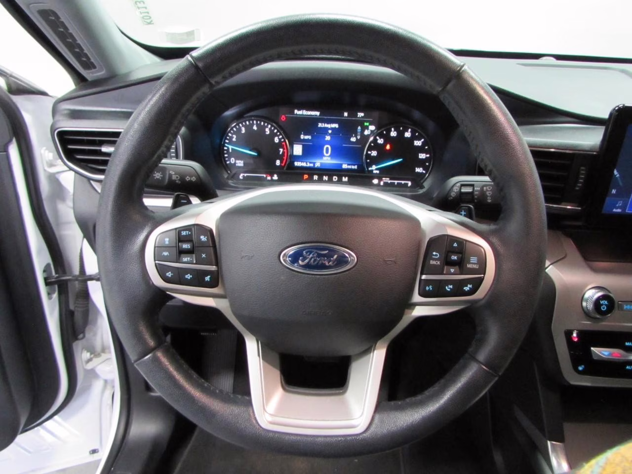 2020 Star White Metallic Tri-Coat Ford Explorer XLT 4X4 SUV