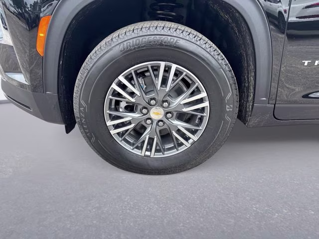 2026 Mosaic Black Metallic Chevrolet Traverse LT FWD SUV