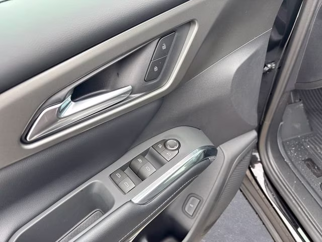 2026 Mosaic Black Metallic Chevrolet Traverse LT FWD SUV