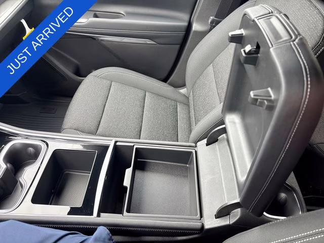 2026 Mosaic Black Metallic Chevrolet Traverse LT FWD SUV