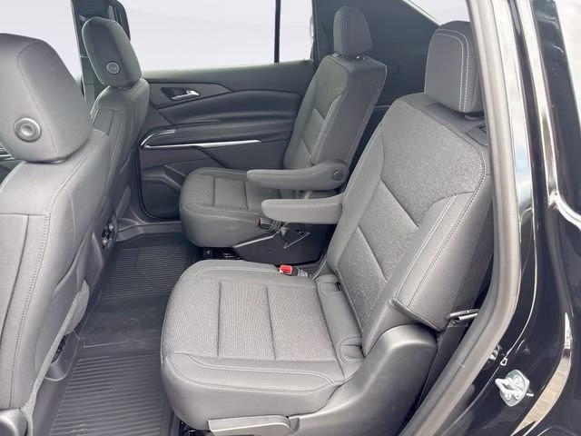2026 Mosaic Black Metallic Chevrolet Traverse LT FWD SUV