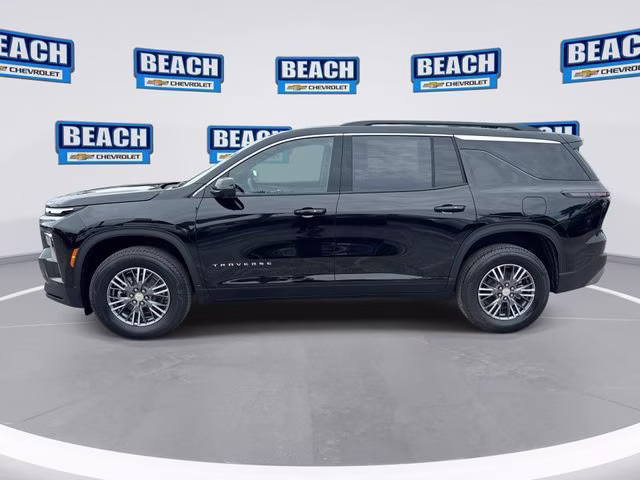 2026 Mosaic Black Metallic Chevrolet Traverse LT FWD SUV