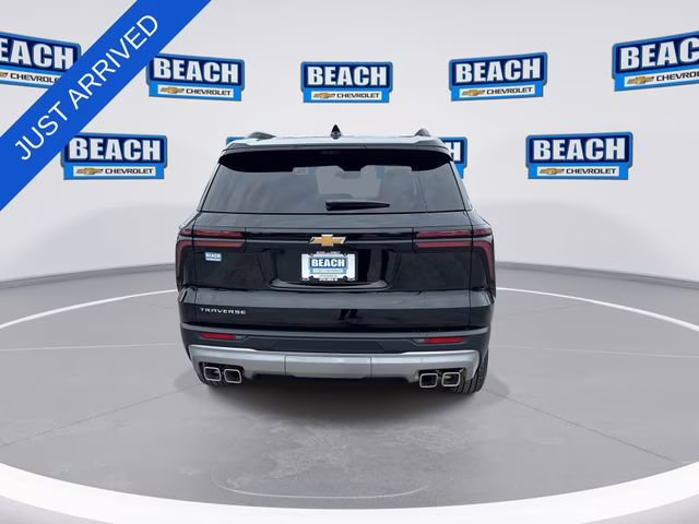 2026 Mosaic Black Metallic Chevrolet Traverse LT FWD SUV