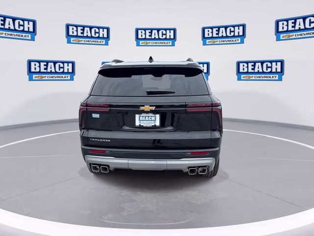 2026 Mosaic Black Metallic Chevrolet Traverse LT FWD SUV