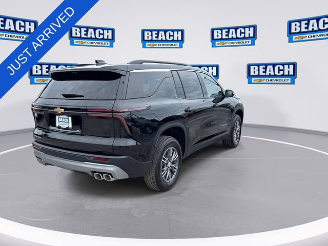 2026 Mosaic Black Metallic Chevrolet Traverse LT FWD SUV