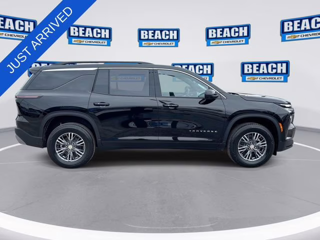 2026 Mosaic Black Metallic Chevrolet Traverse LT FWD SUV