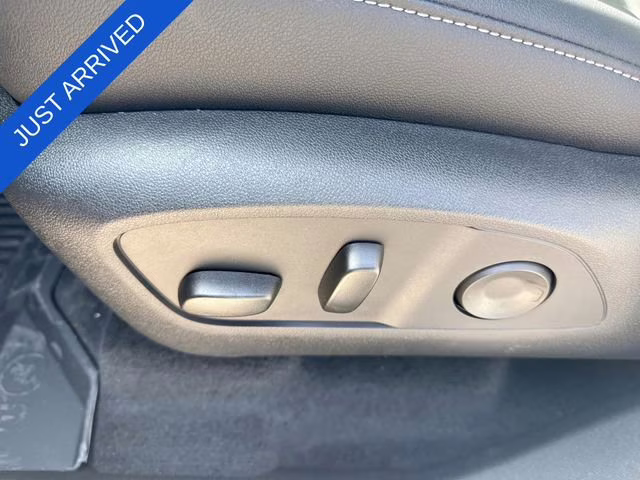 2026 Sterling Gray Metallic Chevrolet Traverse LT FWD SUV