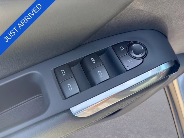 2026 Sterling Gray Metallic Chevrolet Traverse LT FWD SUV