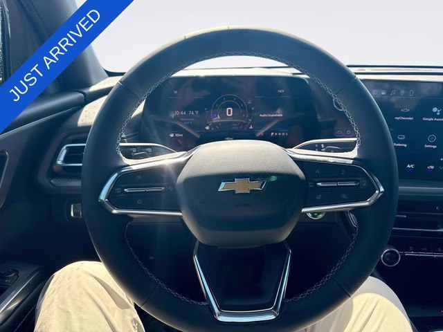 2026 Sterling Gray Metallic Chevrolet Traverse LT FWD SUV