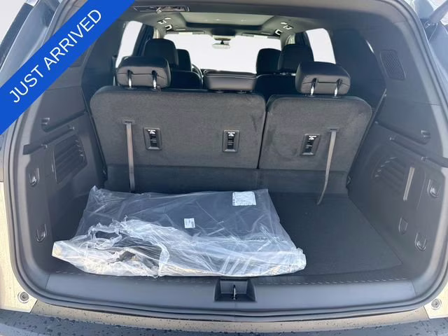 2026 Sterling Gray Metallic Chevrolet Traverse LT FWD SUV