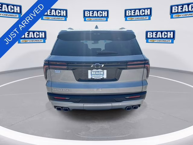 2026 Sterling Gray Metallic Chevrolet Traverse LT FWD SUV