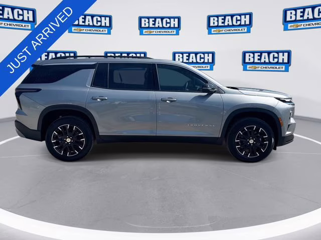 2026 Sterling Gray Metallic Chevrolet Traverse LT FWD SUV