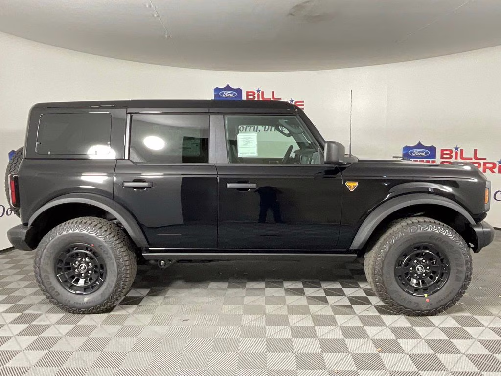 2026 Shadow Ford Bronco Badlands 4X4 SUV