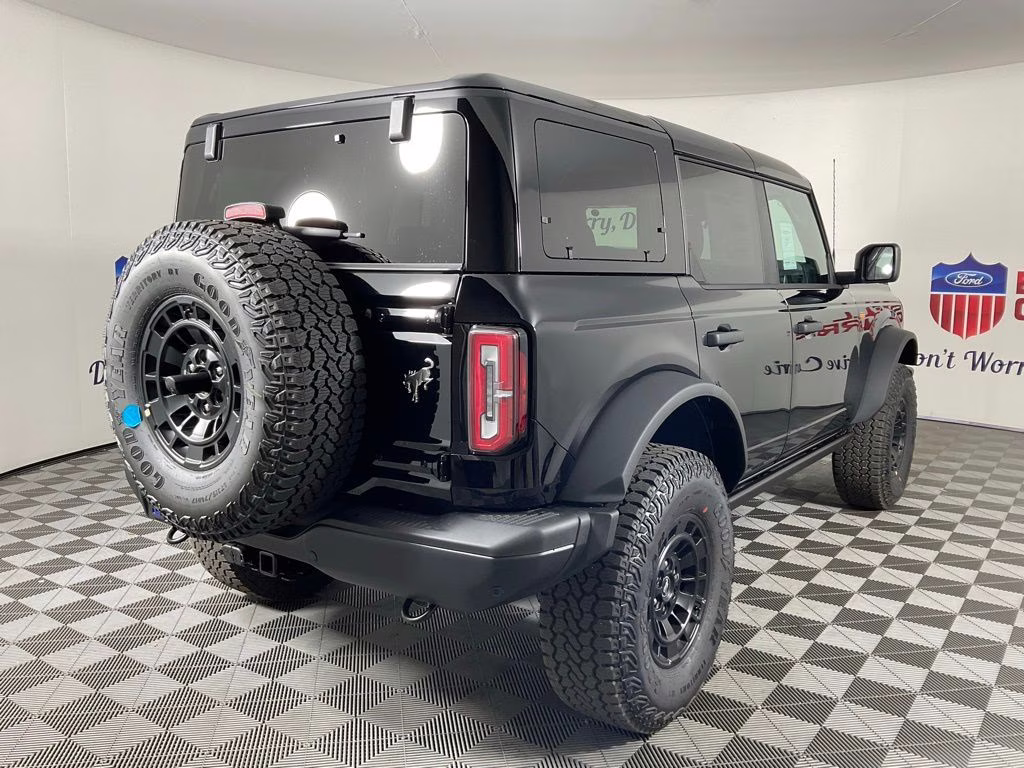 2026 Shadow Ford Bronco Badlands 4X4 SUV