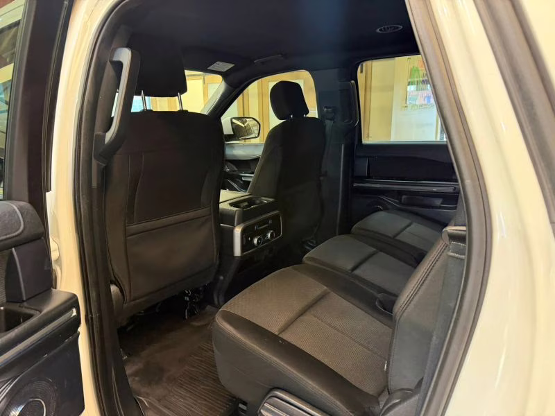 2020 Ford Expedition Max XLT Sport Utility 4D 4X4