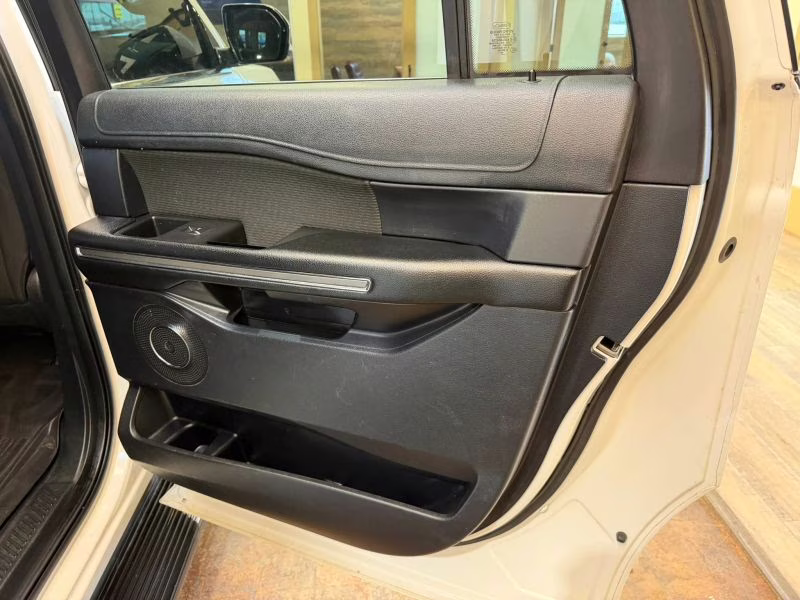 2020 Ford Expedition Max XLT Sport Utility 4D 4X4
